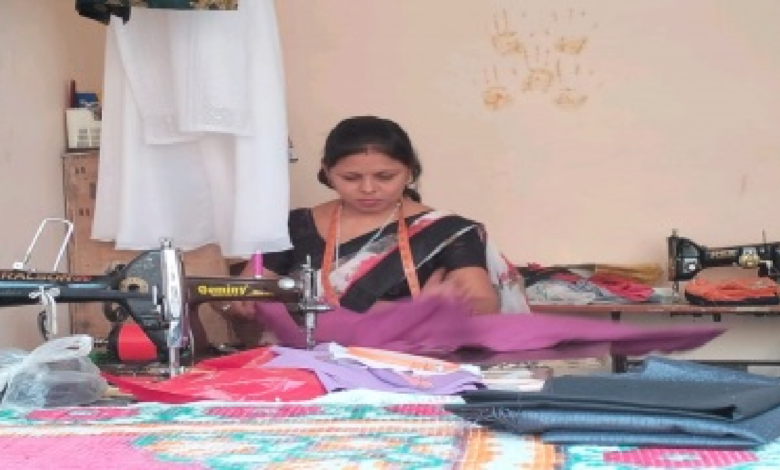 CG : आरसेटी प्रशिक्षण से आत्मनिर्भर बनी दीपिका …
