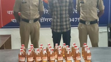 Rajnandgaon : अवैध शराब बिक्री पर डोंगरगढ़ पुलिस की लगातार कार्रवाई।